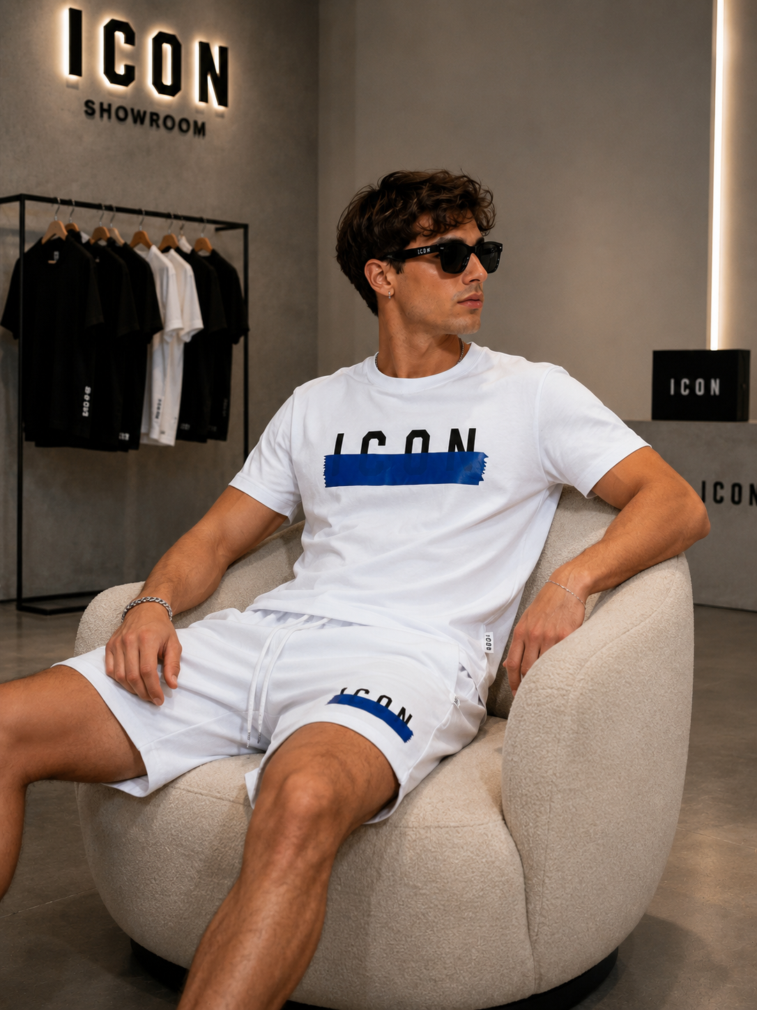 Completo ICON Total White con dettagli blu