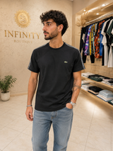 T-Shirt Lacoste Uomo Nera con Bande Logo sulle Spalle
